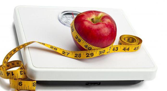 Qual é o peso da maçã média?