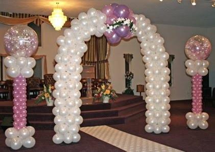 Bela decoração de casamento do salão com suas próprias mãos